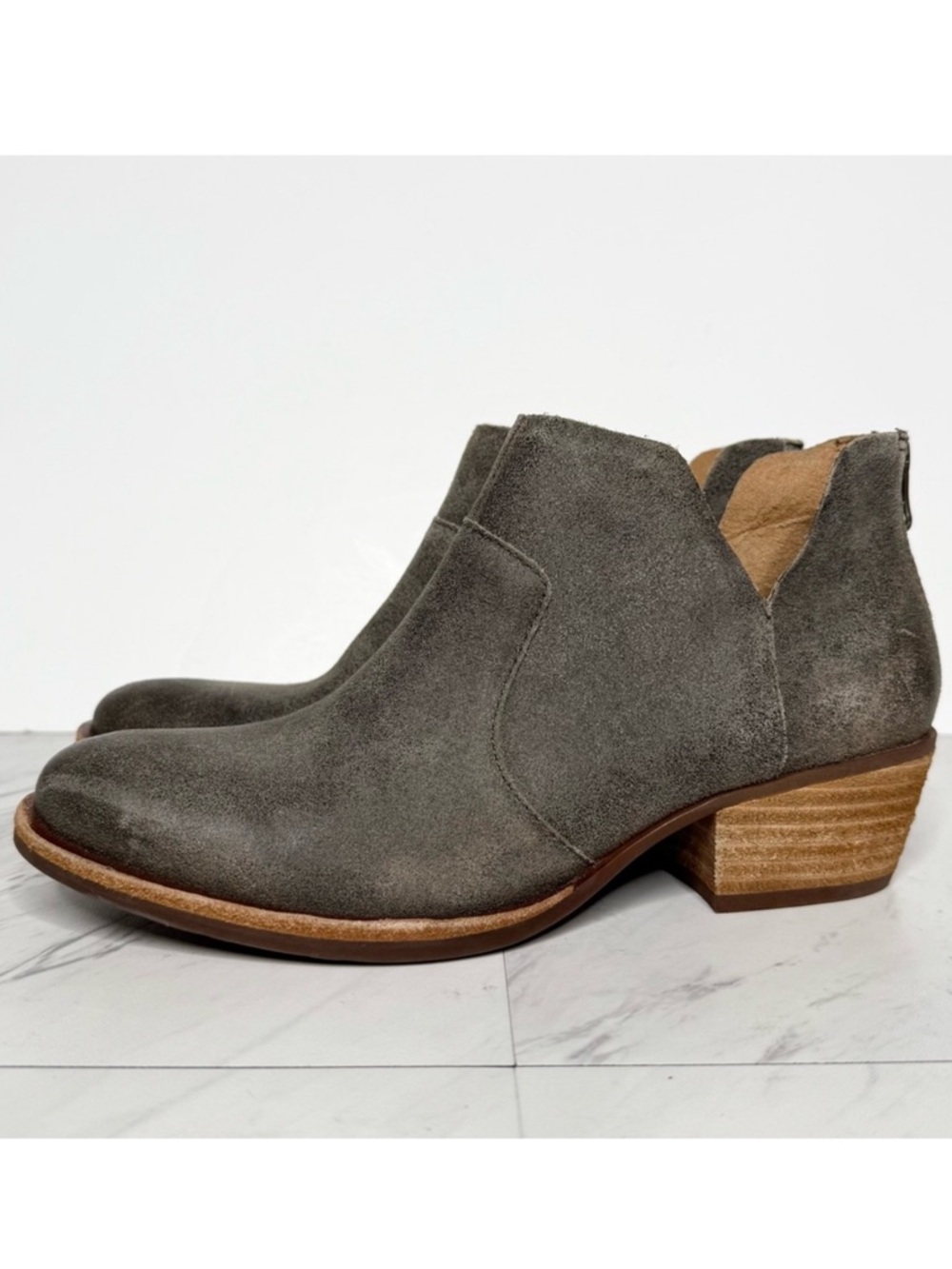 Kork Ease Skye Gray Distressed Suede Bootie 6M